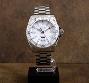 Gucci Dive Quartz White Dial Silver Steel Strap Watch for Men - YA136302