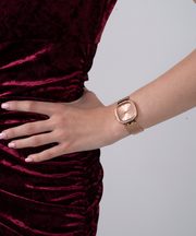 Guess Tapestry Diamonds Rose Gold Dial Rose Gold Mesh Bracelet Watch for Women - GW0354L3