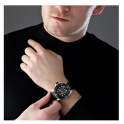 Gucci Dive Quartz Kingsnake Black Dial Black Rubber Strap Watch For Men - YA136217